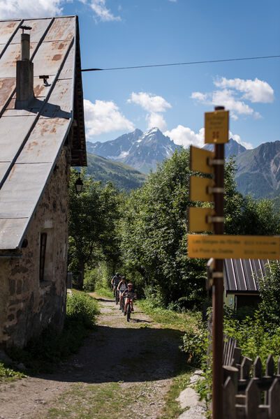 Poingt Ravier via het ecosylve pad en afdaling door de gorges de l'enfer