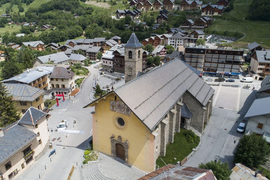 Geheimen van goud en kleur: een bezoek aan de kerk van Valloire